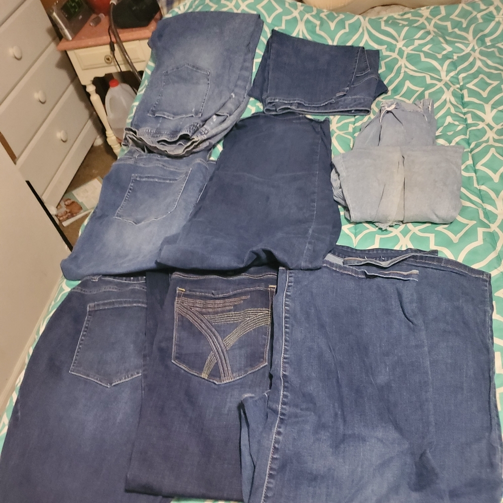 Lane bryant jeans bundle (4) sz 26. (4) sz 28. $15a pc. Or 2 for $25. Bras $15pc